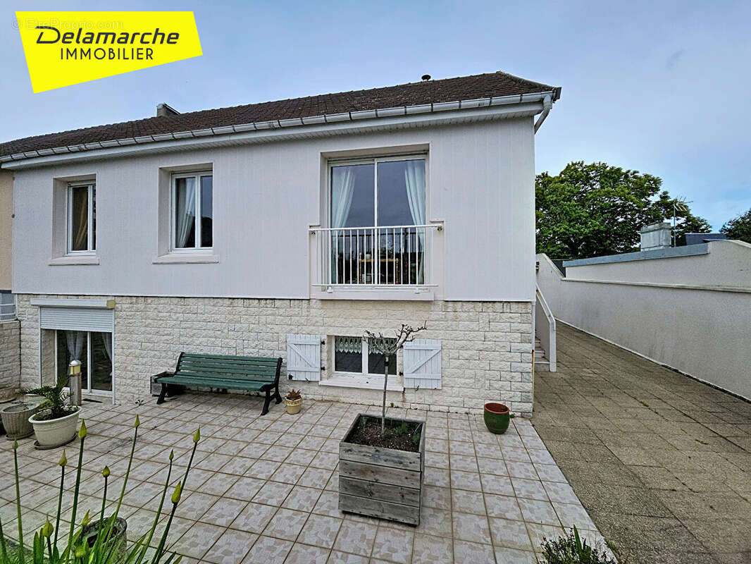 Maison à DONVILLE-LES-BAINS