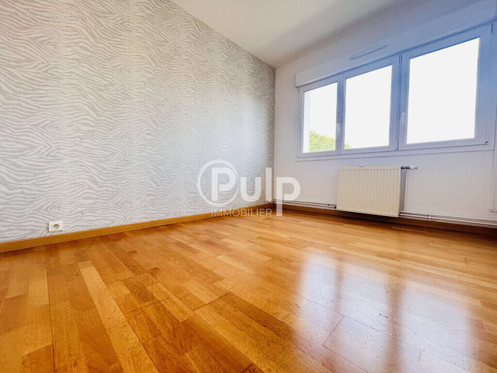 Sainte-catherine: appartement t4 avec extérieur, garage, cave et parking - photo 3