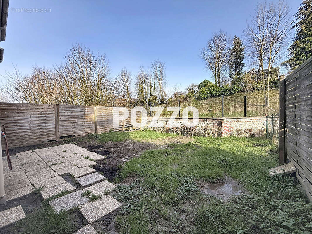 Maison à LA RIVIERE-SAINT-SAUVEUR