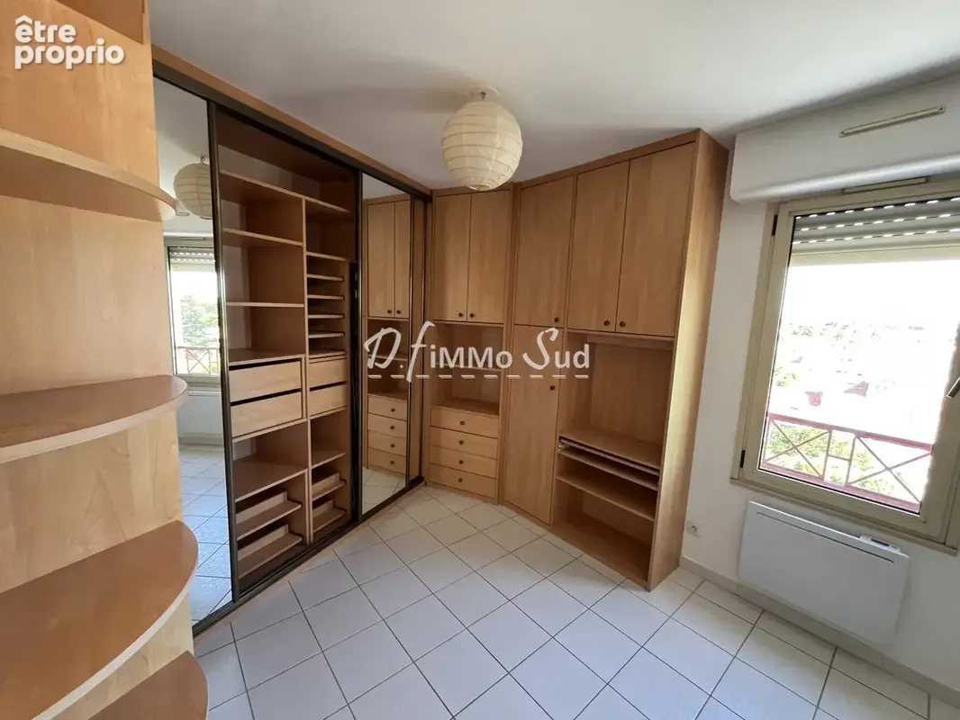 Appartement type t5 - quai victor hugo - terrasse - parking couvert - ascenseur - photo 13