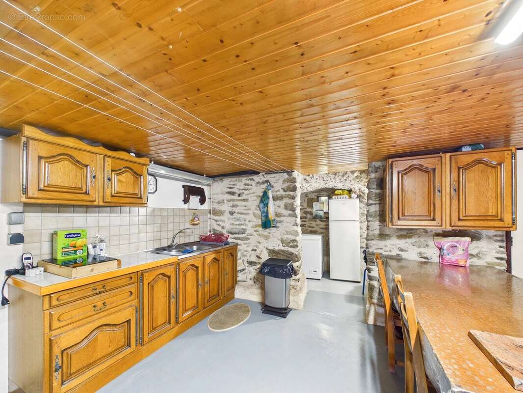 Maison à LA SALVETAT-PEYRALES