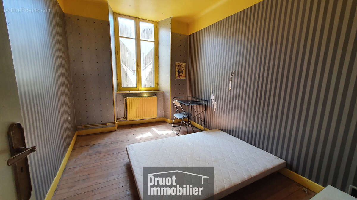 Appartement à SAINT-GENIEZ-D'OLT