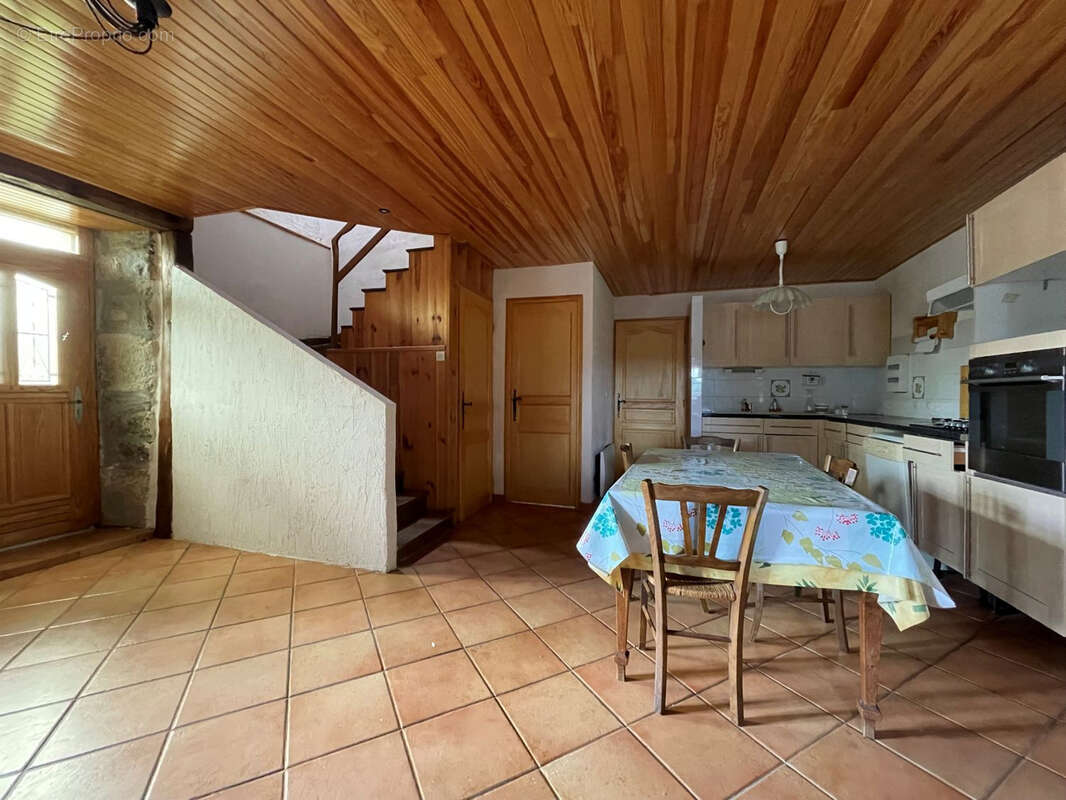 Maison à RIOM-ES-MONTAGNES