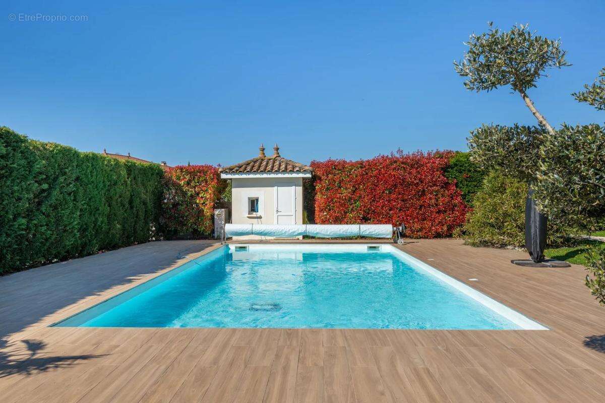 Maison à SAINT-BONNET-DE-MURE