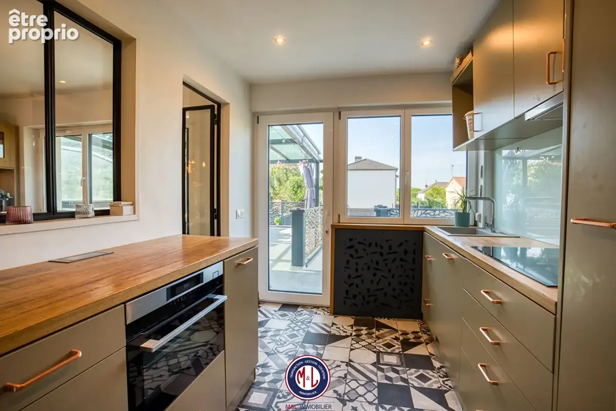 Maison La Maxe 7 pièce(s) 230 m2 et piscine . - photo 8
