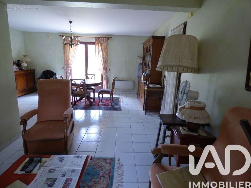 Photo 4 - Maison à LE BREUIL