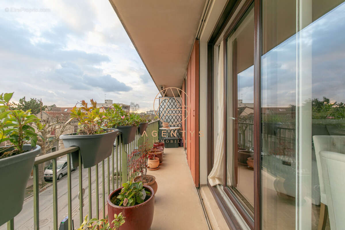 Appartement à SAINT-MAUR-DES-FOSSES