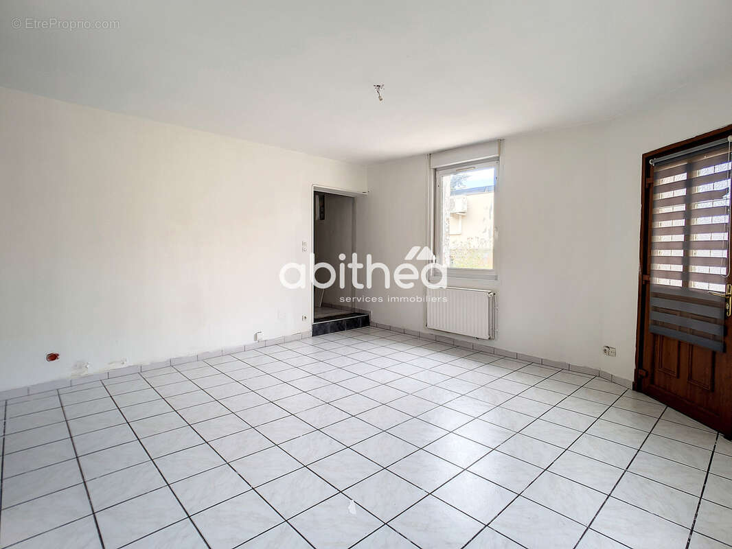 Maison à MONTIGNY-EN-GOHELLE