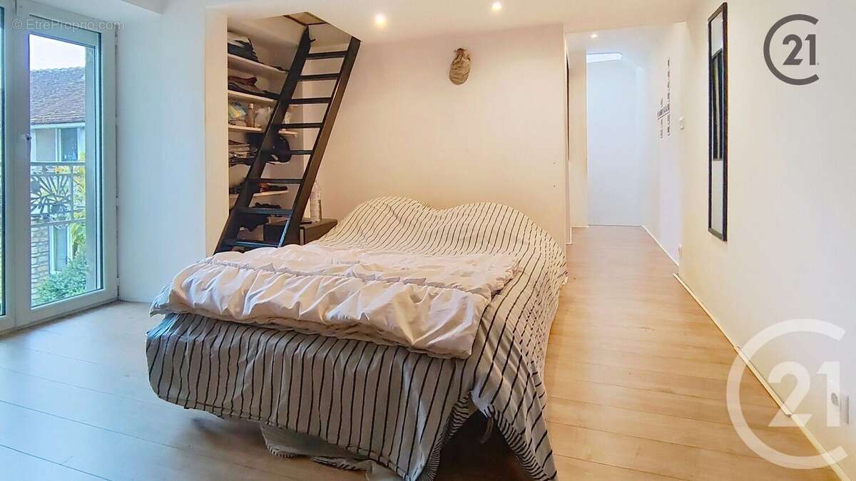 Maison à VERT-SAINT-DENIS