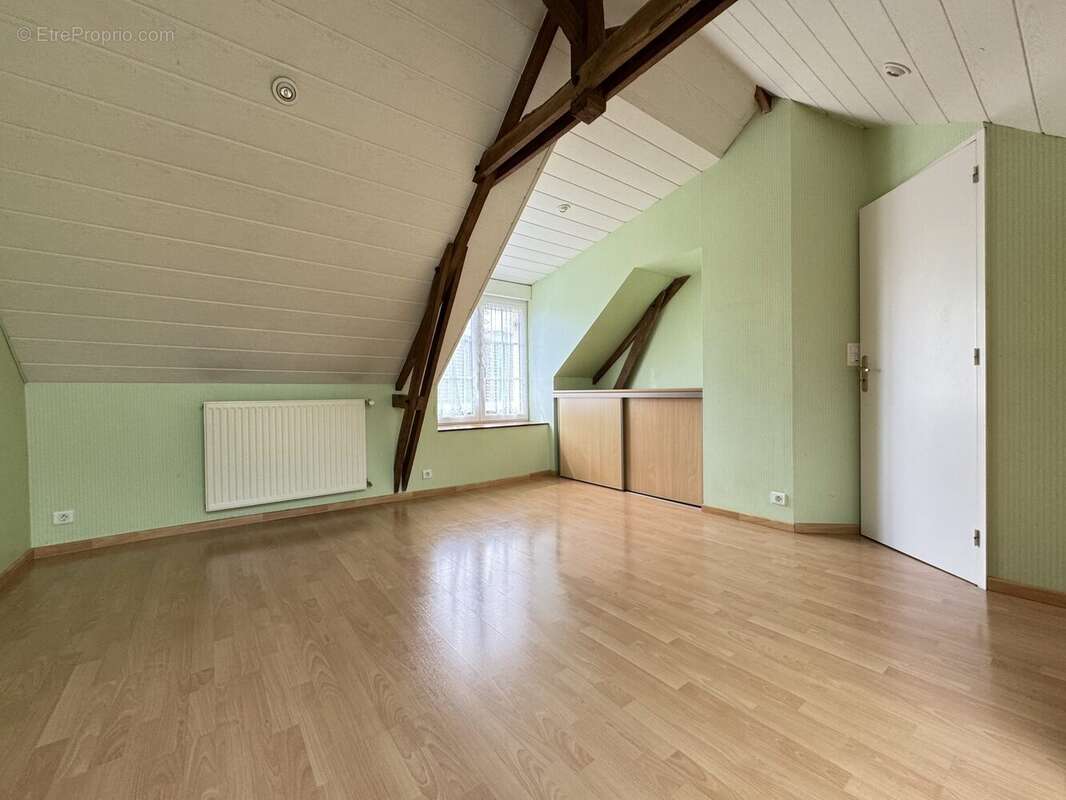 Maison à MONTGERMONT