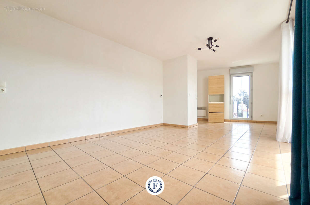 Appartement à MEYZIEU
