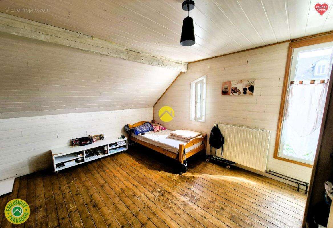 Maison à CHEZAL-BENOIT