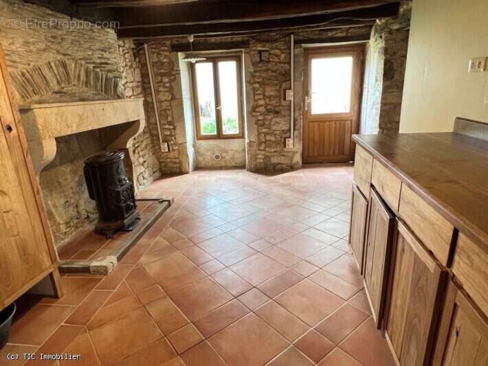 Maison à CELLEFROUIN