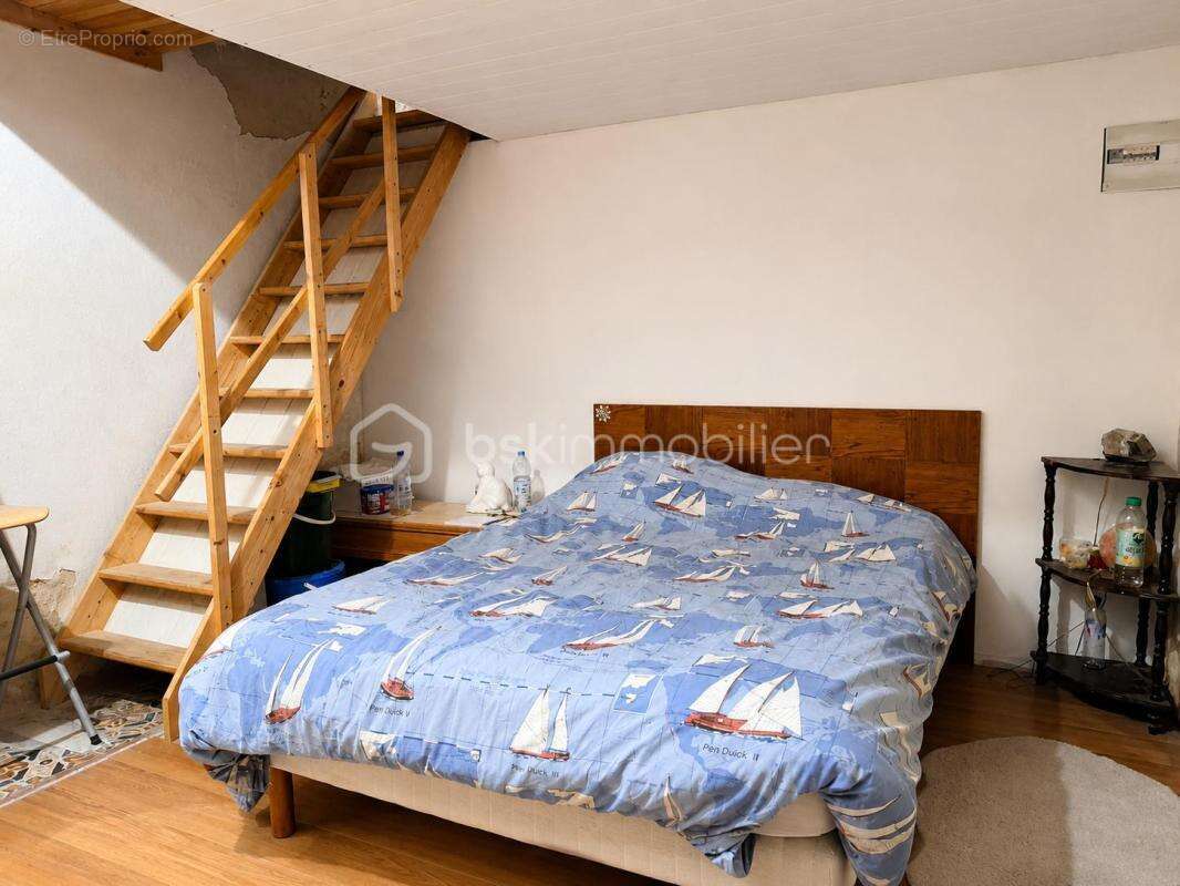 RARE – Grande maison de village 203 m² + local commercial + terrasse – Saint-Chamas Port - photo 6