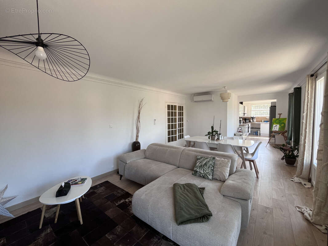 Appartement à SIX-FOURS-LES-PLAGES