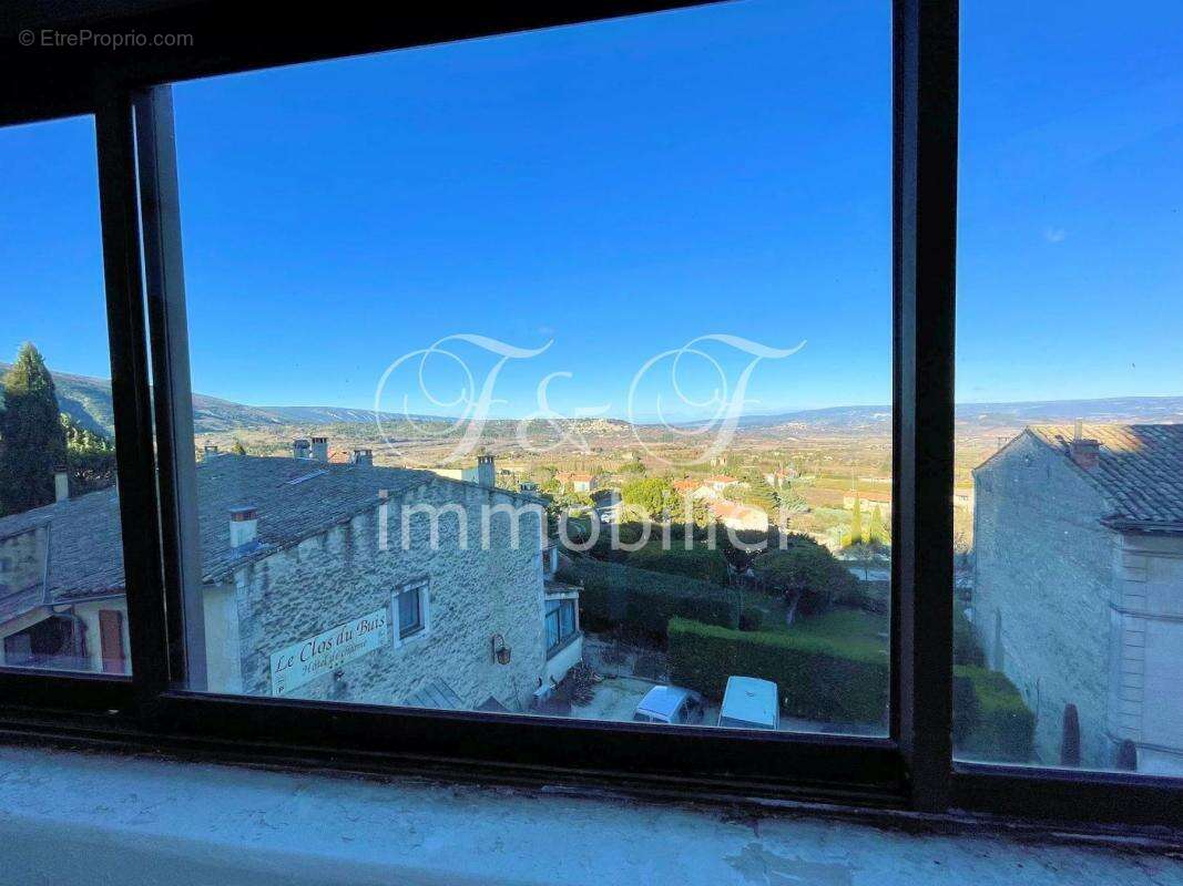 Appartement à BONNIEUX