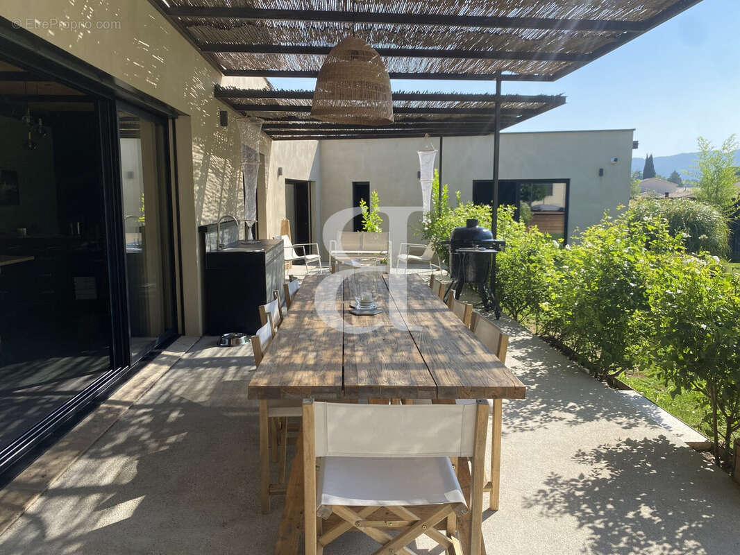 Maison 255 m² à Vaison-La-Romaine  - photo 5