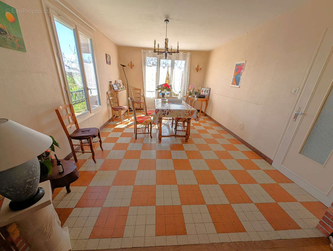 Maison à CHAMPIGNELLES