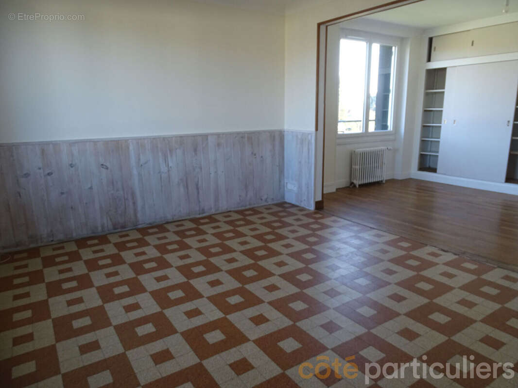 Maison à CHEZAL-BENOIT