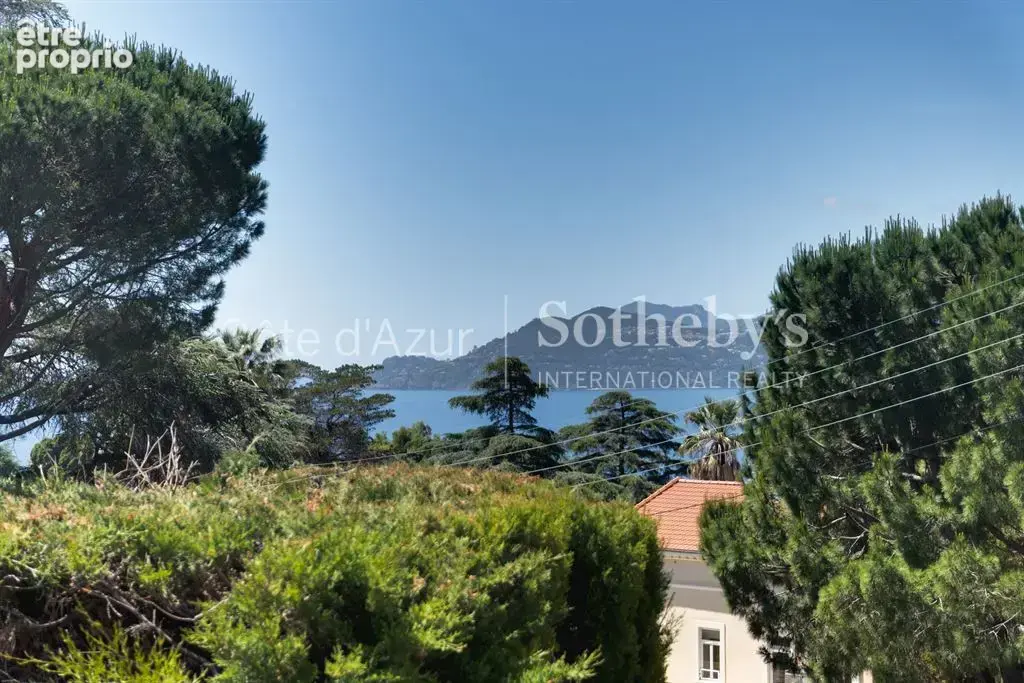 Cannes Croix des Gardes villa avec échappée mer, piscine et terrain plat - photo 2