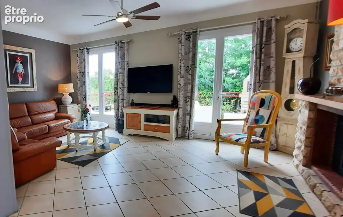 Maison à vendre 8 pièces  193 m² PROCHE AIRE SUR L'ADOUR (40) 5 Chambres-Garage-1900 m² de terrain avec piscine - photo 6