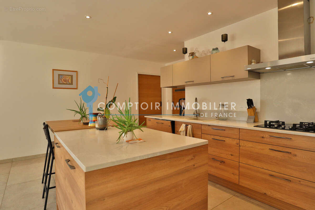Maison à SAINT-SATURNIN-LES-APT