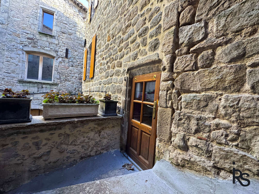 Maison de village de 75,7 m2 dans le centre historique du village - photo 3