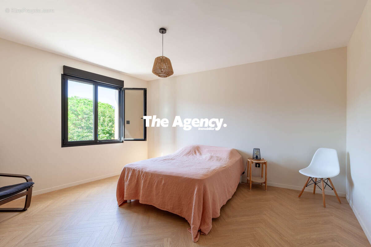 Maison 163 m² à Marseille-8e  - photo 6