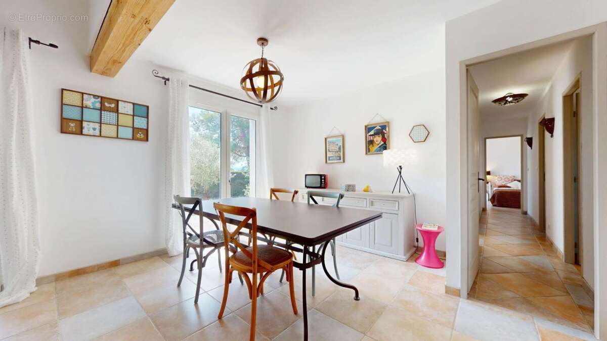 En exclusivite - plain pied - 4 faces - 3 chambres - sejour 60 m2 - photo 3