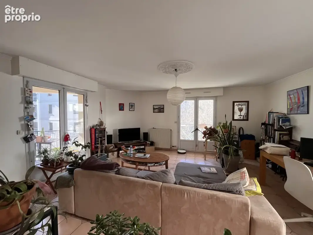 Nantes Centre - quartier Viarme - Grand Appartement T3 - Terrasse - Garage boxé - Cave - photo 8