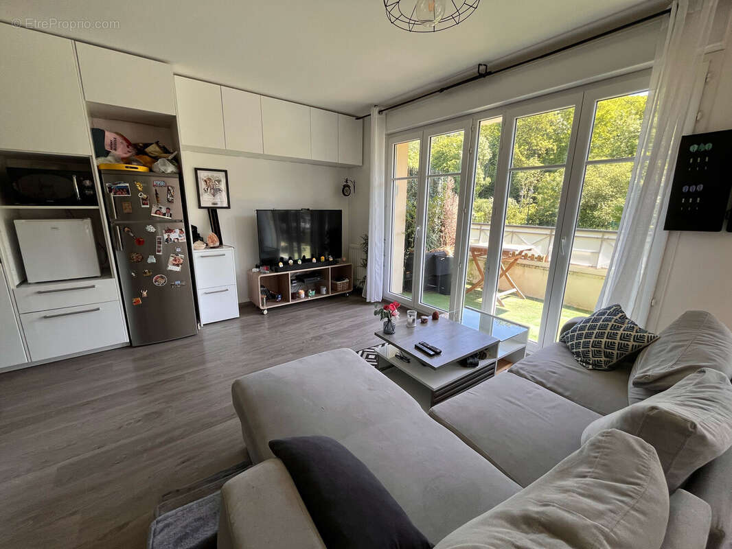 Appartement à LES CLAYES-SOUS-BOIS