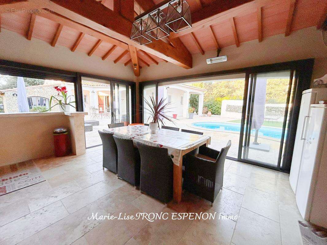 Maison à PERNES-LES-FONTAINES