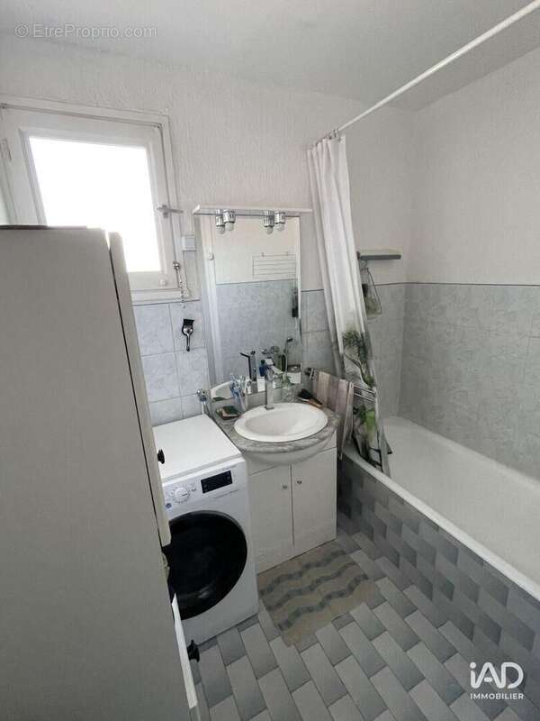 Photo 5 - Appartement à DECINES-CHARPIEU