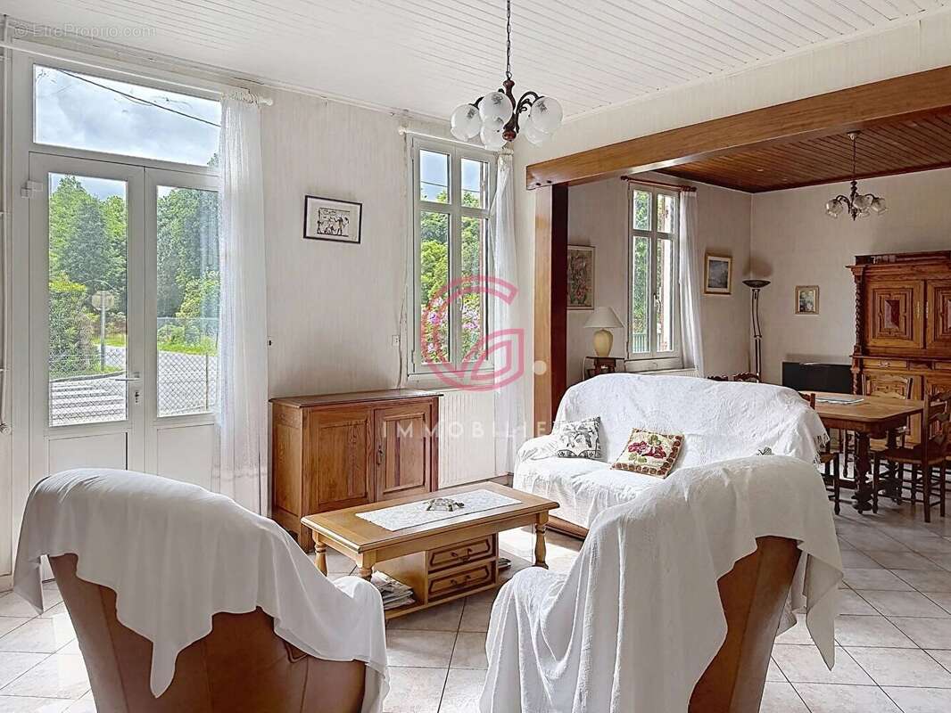 Maison à PARENTIS-EN-BORN