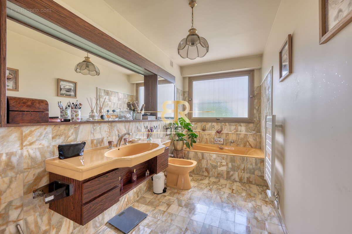 Maison à CHENNEVIERES-SUR-MARNE