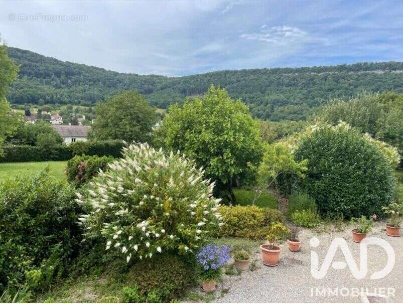Maison 190 m² à Ornans  - photo 3