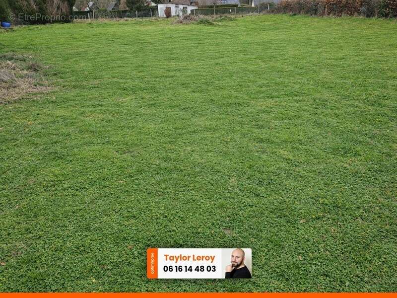 Terrain à LUNERAY
