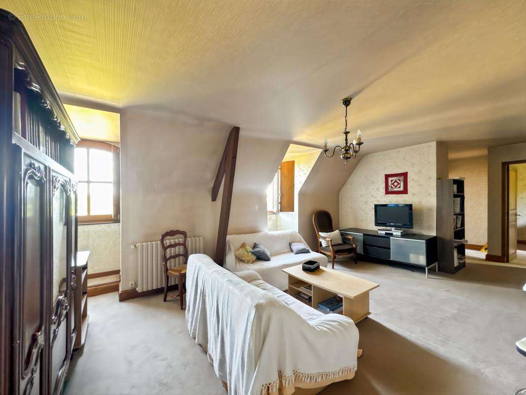 Maison à CHATEAU-L'EVEQUE