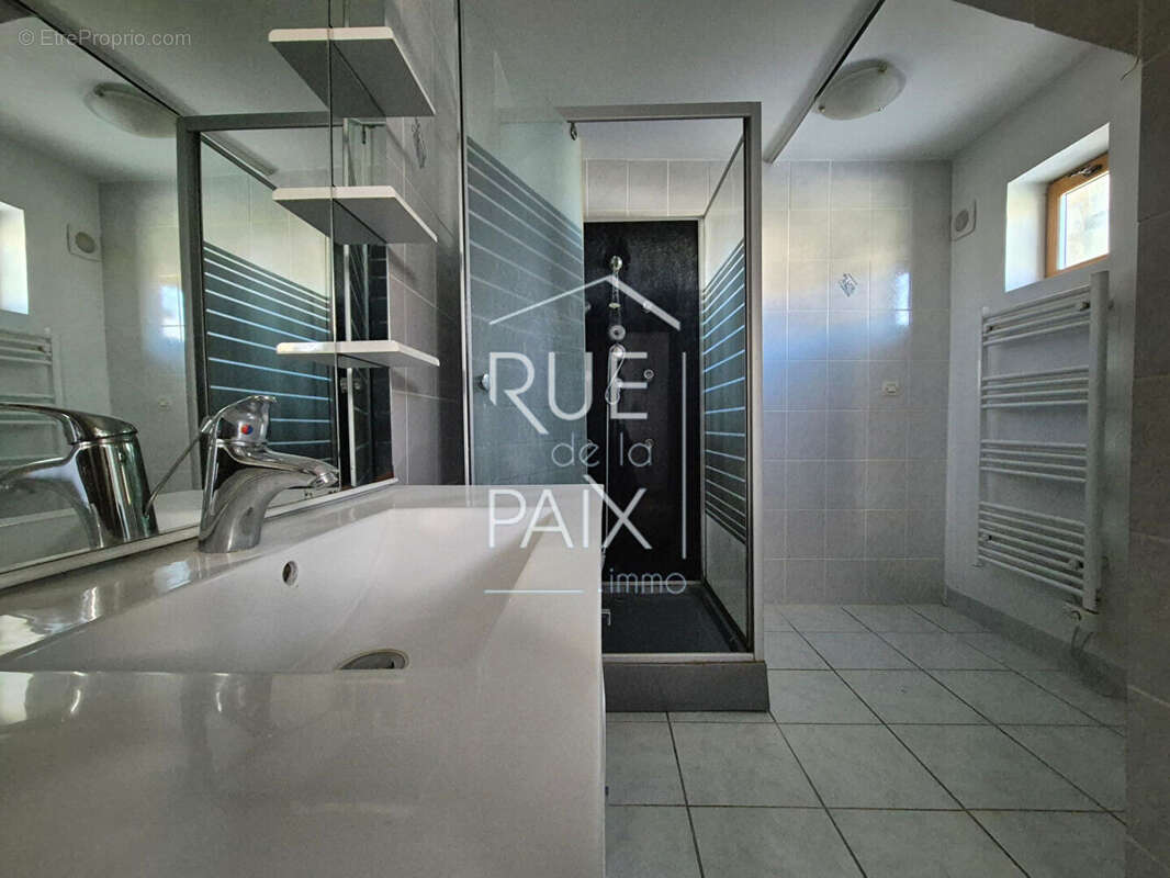 Maison à LES TROIS-MOUTIERS