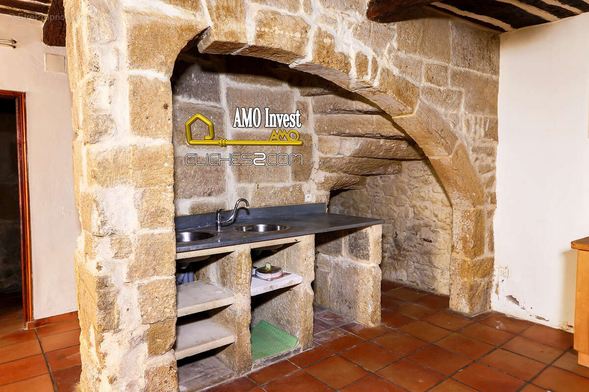 Maison à SAINT-CHAMAS