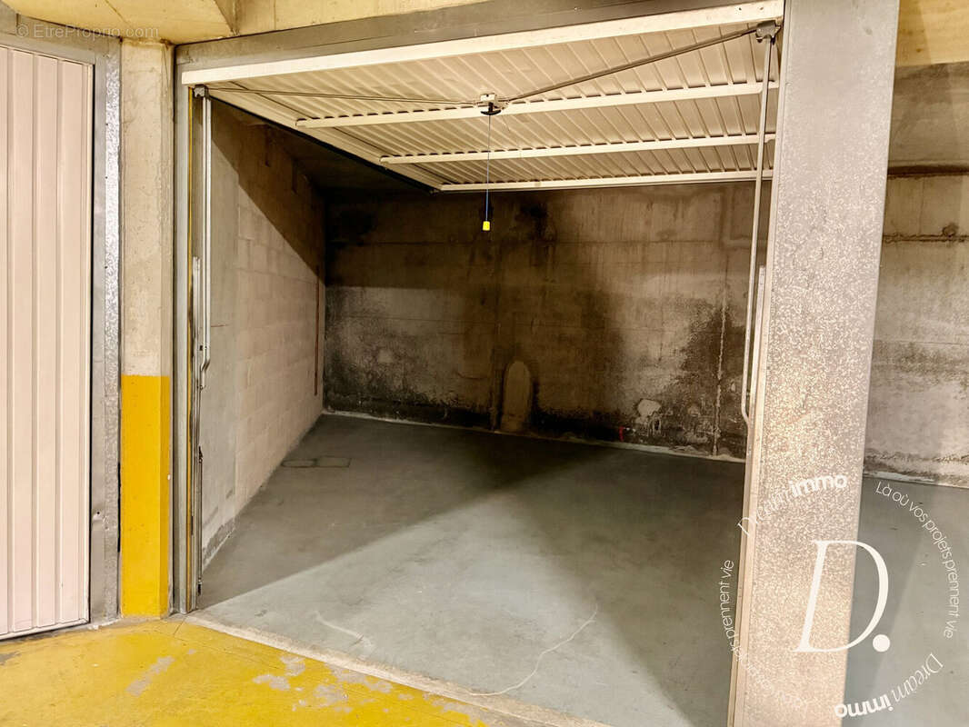 Parking 23 m² à Hyeres  - photo 2