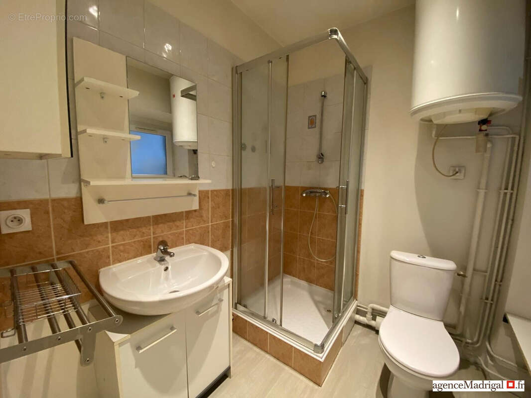 Appartement 38 m² à Saint-Laurent-Du-Pont  - photo 5