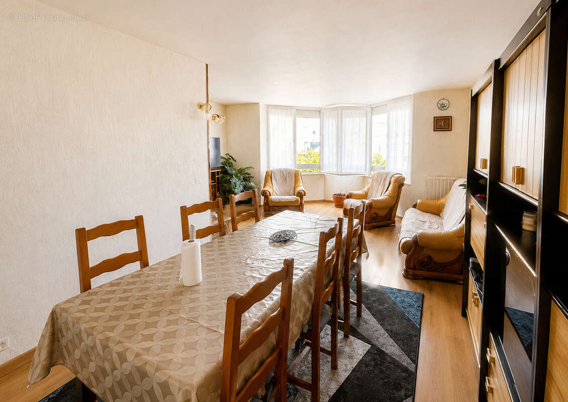 Appartement à SARTROUVILLE