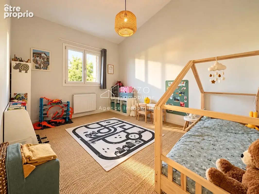 Annecy-le-vieux   charmante maison familiale, 4 chambres, jardin et terrasse - photo 9
