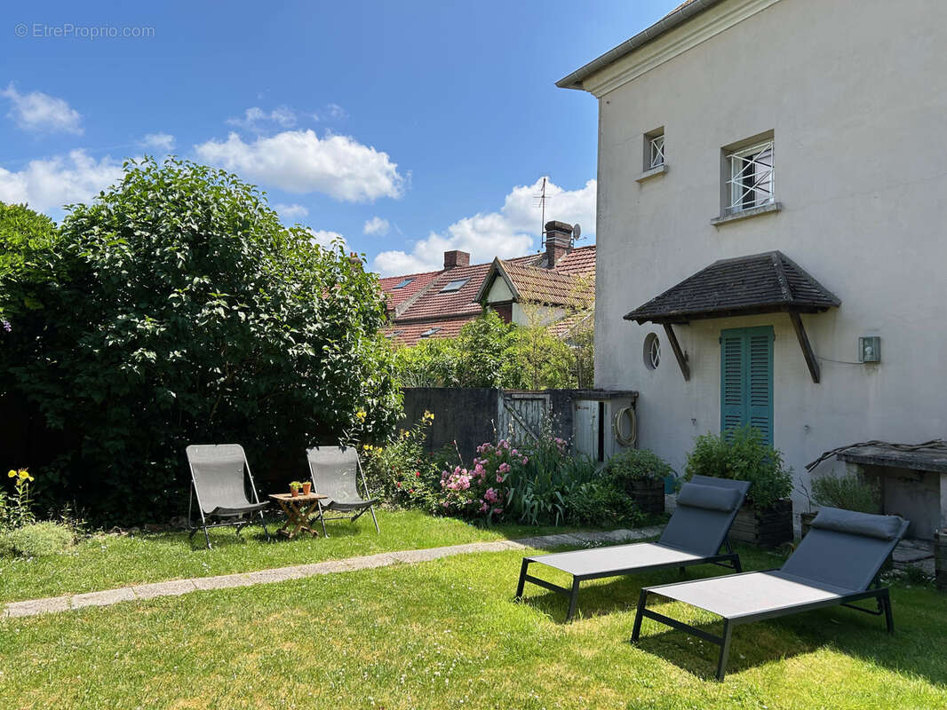 Maison à THOIRY