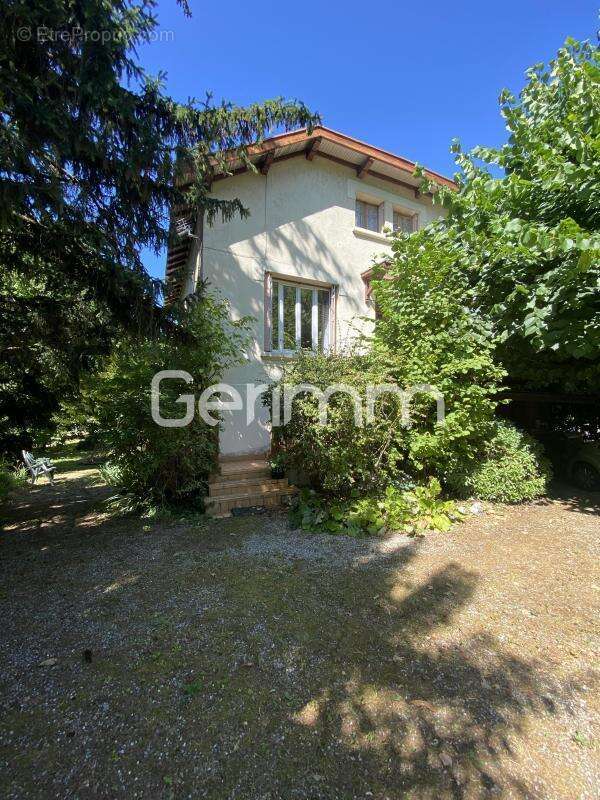 Maison à LA TRONCHE