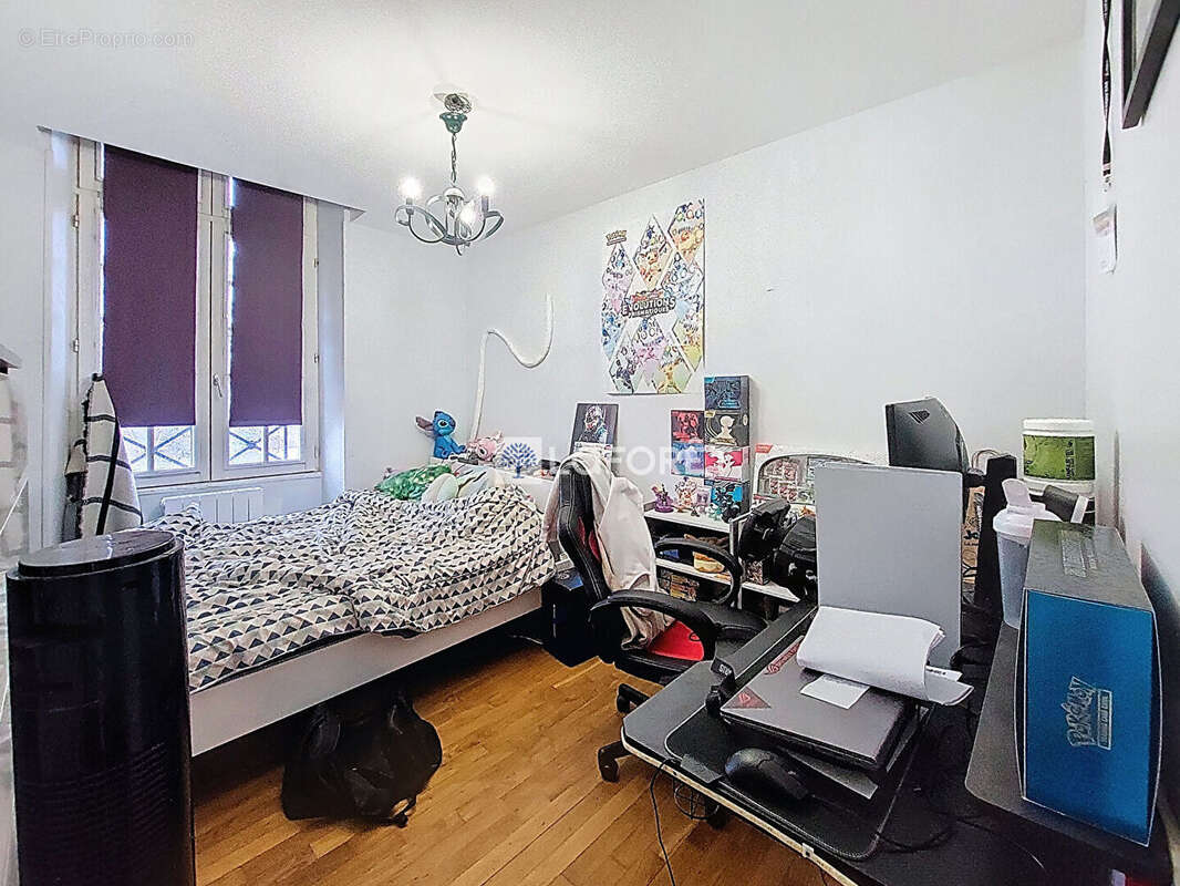 Appartement à LA FERE