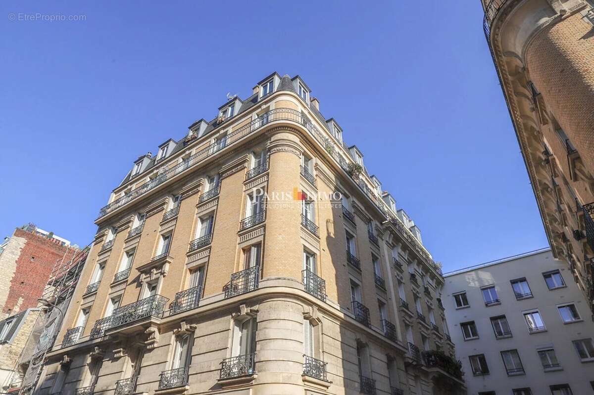 Appartement à PARIS-17E