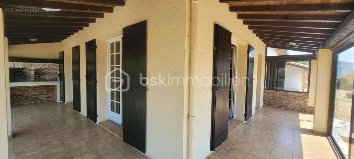 Maison 7 pieces, 4 chambres, double garage et atelier sur 1370m2 de terrain - photo 5