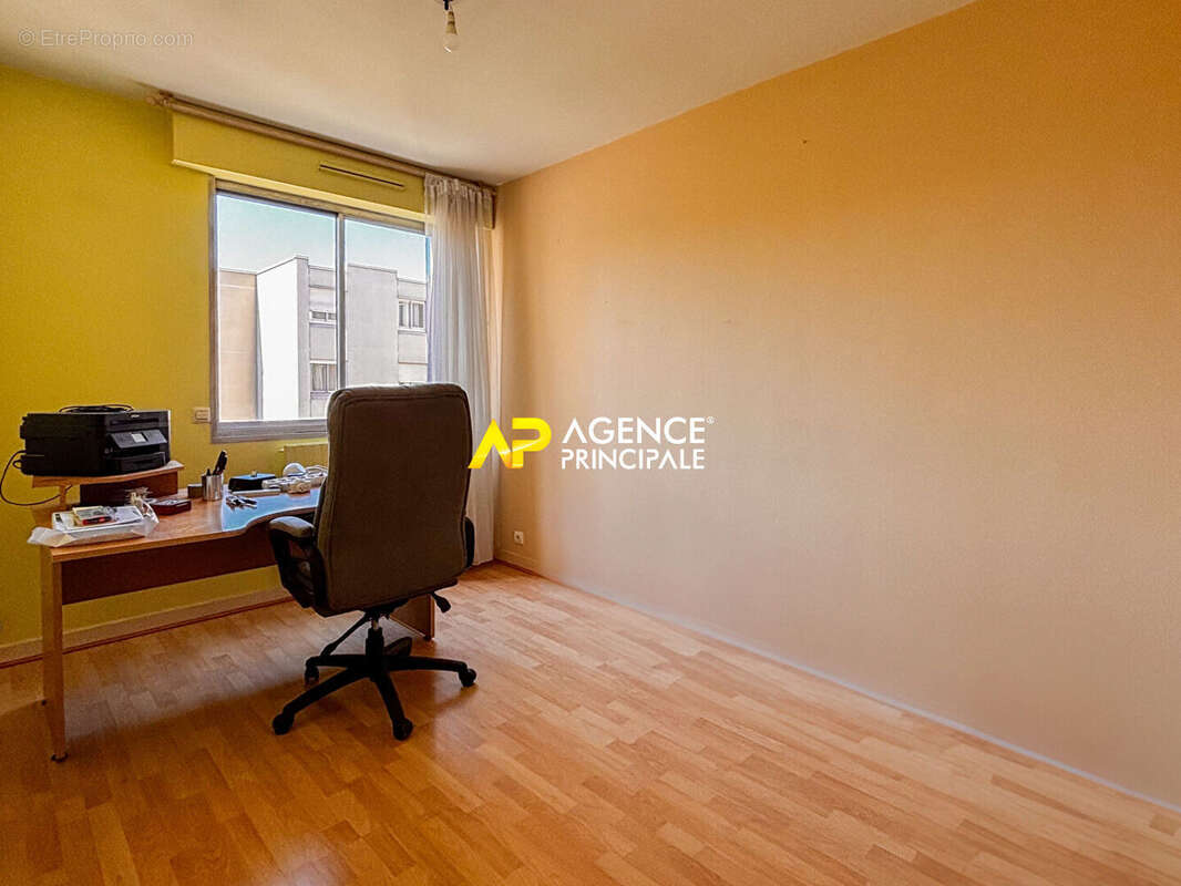 Appartement à SARTROUVILLE